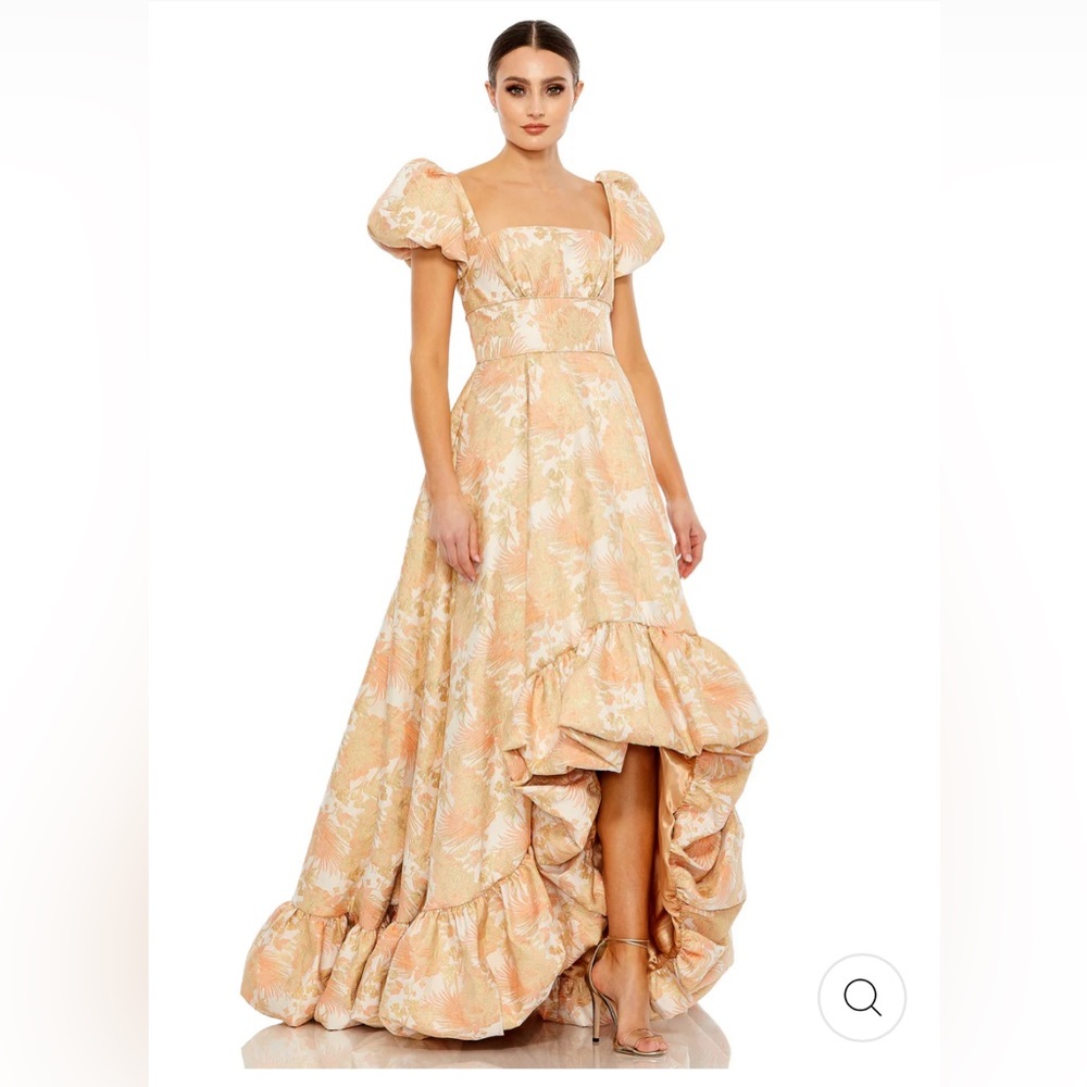 Mac Duggal

Puff-Sleeve High-Low Brocade Gown